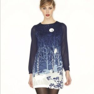 NWOT dress sheer sleeves animal scene flattering